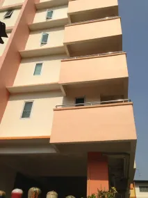 Yaowamal Apartment - Image 5