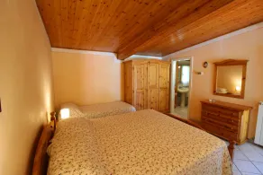 Nice cottage ideal for couples, large enclosed garden with private pool. Pets are welcome. Bucine is - Image 4