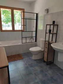 Holiday house: swimming pool, river, mountains, sea 20 minutes away. - Image 2