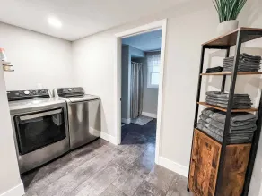 ATW Downtown | Lambeau | EAA | Spacious | Sleeps 9 - Image 2