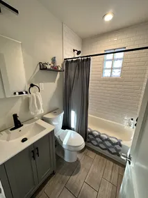 Artsy Modern Downtown 2 Bed Home with Garage & Backyard. Pet friendly! - Image 3