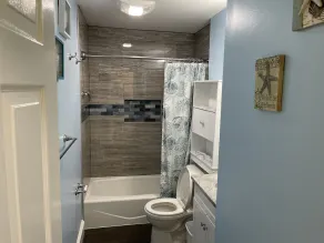 🏖️ Downtown 🐶 Pet Friendly 🐳 2 Bedroom 🐬 Pool 🐚 WiFi 🦞 Beach - 2 blocks - Image 5