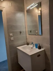 Superbe appartement avec vue sur le port et plage - Image 2