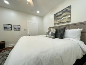 Beautifully Restored! - New Orleans 3 Bedroom Shotgun Home-15 Min French Quarter - Image 5