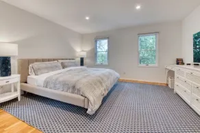 Gorgeous Four Bedroom Home in Sag Harbor with Pool/water access - Image 3