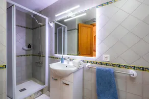 Holiday Home 'Cas Vell Marí' with Sea View, Barbecue, Terrace & Wi-Fi - Image 2