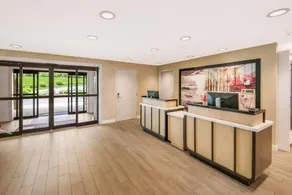 Your Relaxing Getaway Awaits! Perfect for Merrimac River Frontage! Outdoor Pool! - Image 3