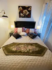 Cozy Salem Getaway. Historic Home Near All the Sights - Image 4