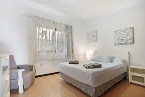 Beautiful Apartment On the Beach with Terrace & Gorgeous Ocean View; Street Parking Available - Image 4
