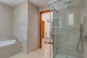 Beautiful Villa set in a quiet cul-de-sac close to all amenities - Image 3