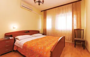 Cozy Apartment In Vlasici With Wifi - Image 4
