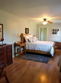 Drennen Ridge Farm Guest House - Image 5