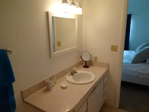 2 Chambre condo dans un endroit charmant calme Naples, à proximité de la plage et des commerces - Image 3