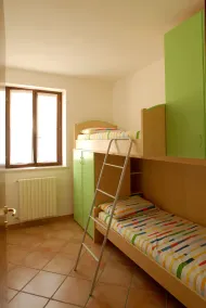 Residence Garden: Three-room apartment with balcony and lake view - Image 3