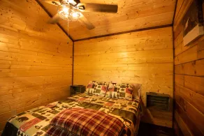 The Gilead Log Cabin - Image 5