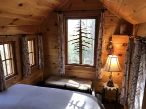 Det magiska Chez 'Tree Rest Treehouse Perched 35' ovanför skogsbotten! - Image 4