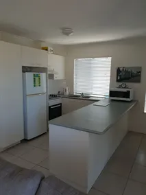 Bayview Harbourview Apartments - Image 4