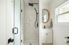 Long Point - Modern Waterfront Beach House - Just renovated! - Image 3