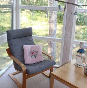 Our little vacation home, No. 262, in Baabe. Spacious patio with patio furniture for relaxing outdoors. A relaxing break with a hot tub and sauna. Insect screens on the windows - Image 5