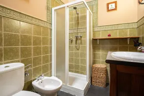 Holiday Home 'Maseda 1' with Mountain Views, Shared Terrace & Private Garden - Image 2