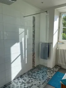 Renovated apartment in a quiet Anglo-Norman house - Image 3