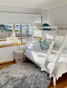 Spacious holiday house in tranquil Greens Beach - Image 4