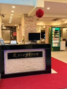 Holiday Hotel - Image 3