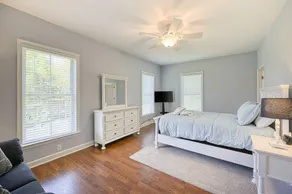 Dog-friendly, lakefront home with private dock, 2 kayaks, decks & game room - Image 4