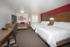 Free Breakfast. Pool & Hot Tub. Close to Rushmore Crossing Shopping Complex! - Image 4