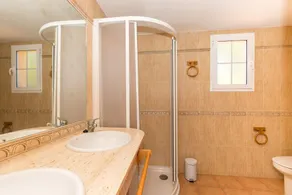 Villa Panorama familiale avec vue sur la mer, Wi-Fi, balcon, jardin, terrasses et piscine - Image 3