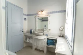À 200M DE LA PLAGE D'AGIOS SOSTIS, TOUTES LES CHAMBRES SONT ÉGALISÉES AVEC UNE VUE MER ILLIMITÉE - Image 3
