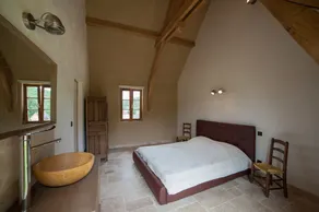 Quiet new house with character, private heated pool - Image 5