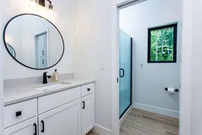 Expansive Modern Loft House Sleeps 12 - Image 5