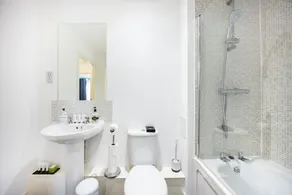Garland Modern Central City Apartment London-Close to Station - Image 3