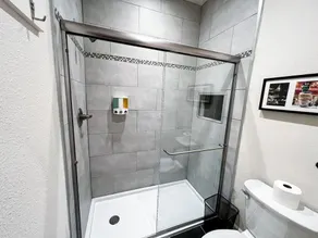 Fantastisk Condo på øverste etage med sikker parkering - Image 3