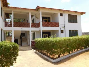 Charming 2-bedroom vacation home centrally located in Malindi - Image 3