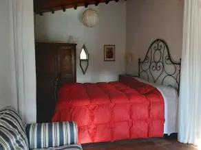 Ferme du 17ème siècle, mobiliers anciens, beaucoup de fleurs - Image 4