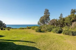 A  little beach front cottage - Image 2