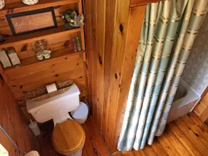 Muskoka Birch Vacation Cottage 4-Season Rental On Lake Rosseau, Muskoka Ontario - Image 3