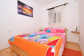 Summer Sun - 3-bdr apt with private pool - Image 5
