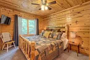 Ruby Charm 5BR Cabin near Helen Main St, Anna Ruby Falls & Tanglewood! 🍁 - Image 4