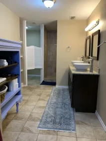 Welcome to the serene setting of Lake Cypress Retreat! - Image 3