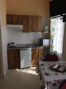 beau studio avec 2 lits ( lits fait pour votre arrivée) - Image 5