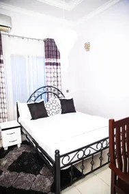 Private room in a villa - located in Sinza - Image 4