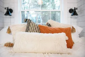 Little Luxe Romantic Treehouse Cabin - Image 5