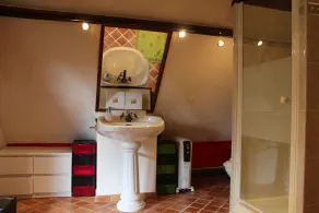 Charmante Maison Normande  au  bord de la rivière Charentonne à 150 kms de Paris - Image 3