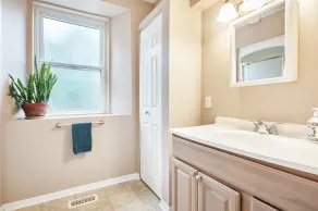 RIVERLEE 5-BEDROOM 3-ACRE WATERFRONT ESCAPE - Image 3