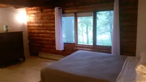 Vacker lakefront log home inbäddat i tallarna på Lake Contoocook - Image 3