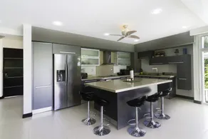 Beautiful Villa w/private pool - 8 min from the beach! - Image 4