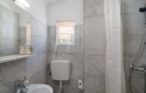 Beautiful home in Postira - Image 3